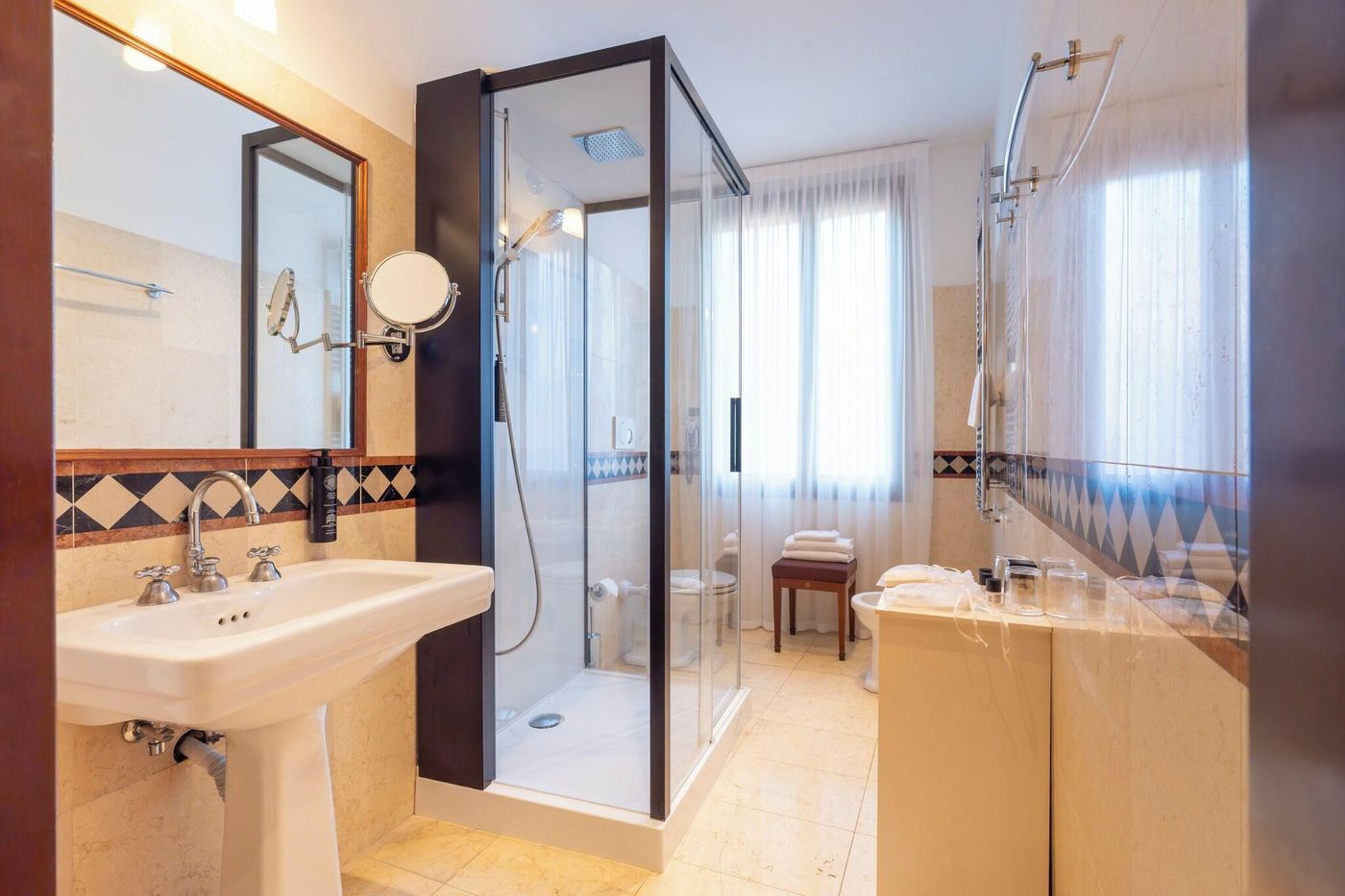 Al-Ponte-Dei-Sospiri-Junior-Suites-Room-30
