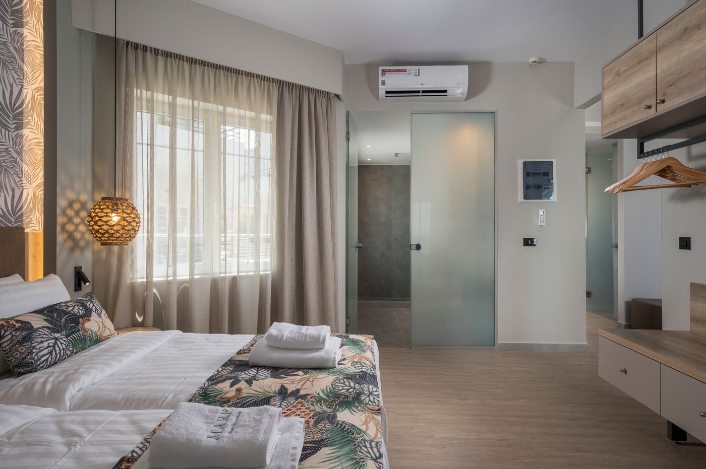 Mare Blue and Suites