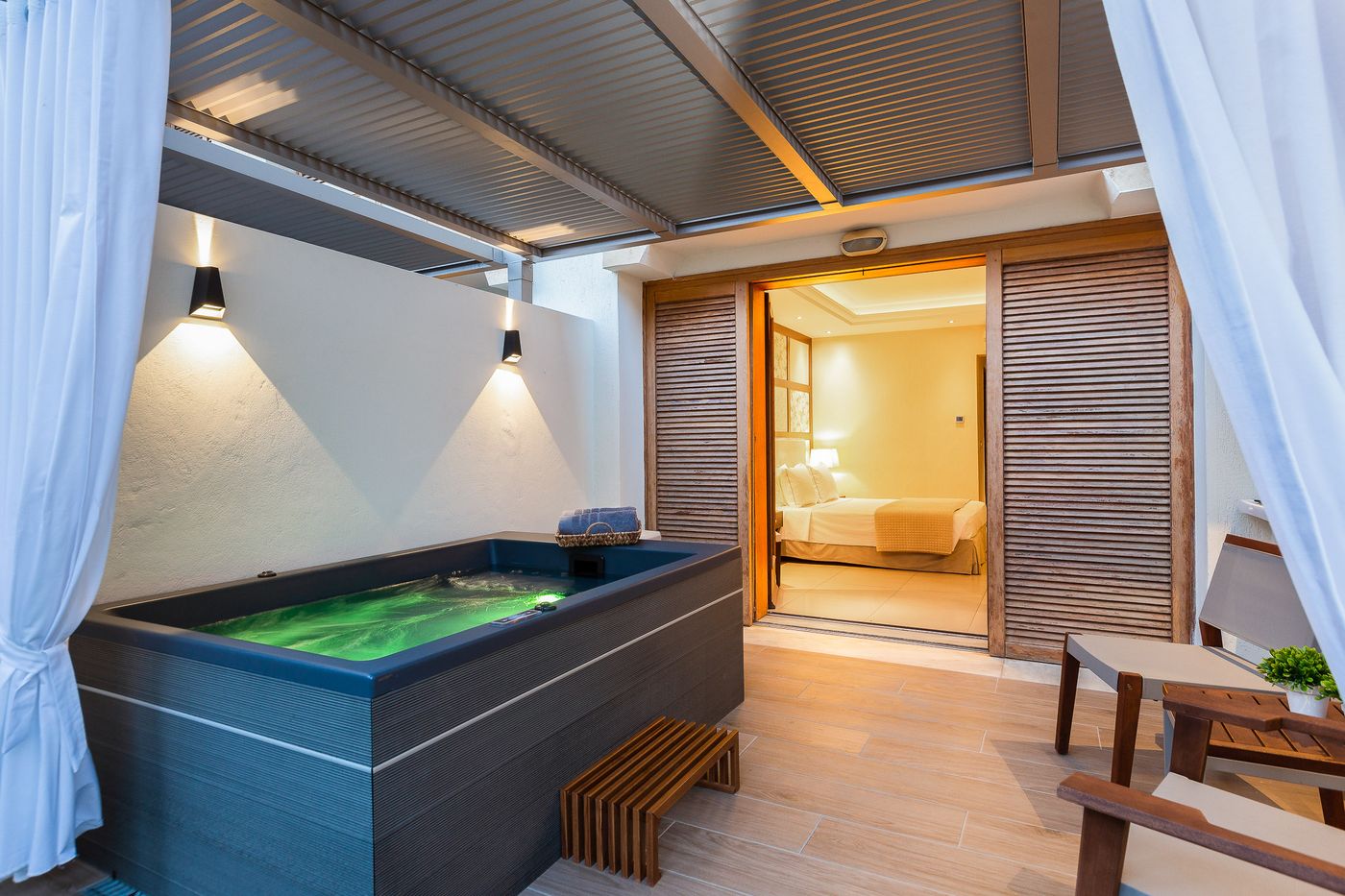 Theartemis-Palace-Room-84