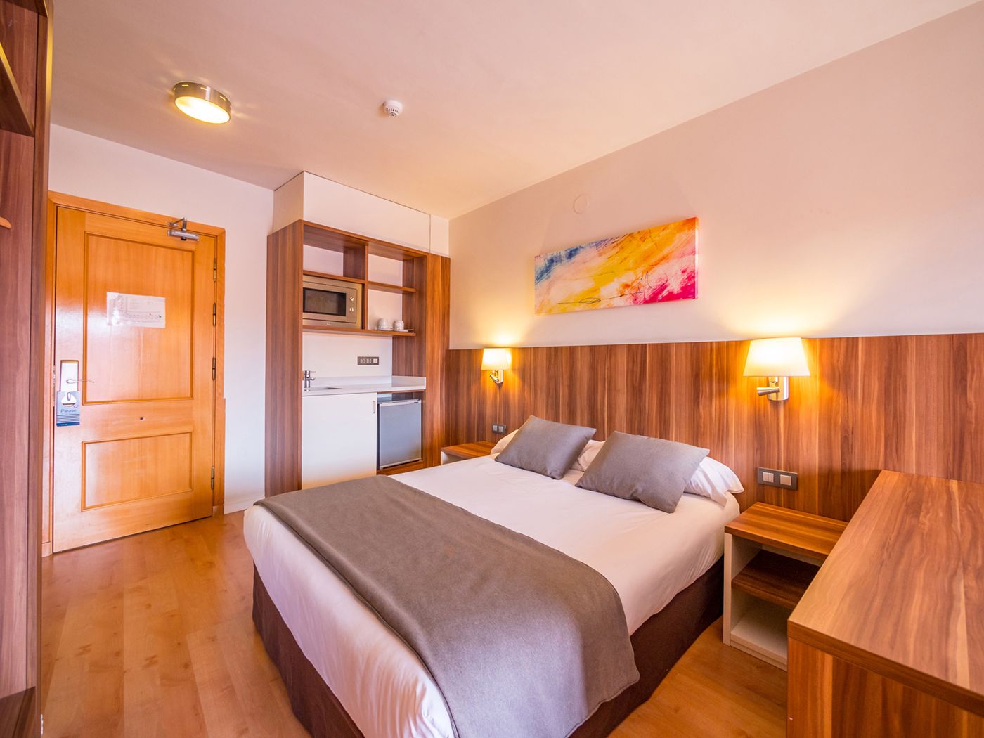 Golden-Avenida-Family-Suites-Room-21