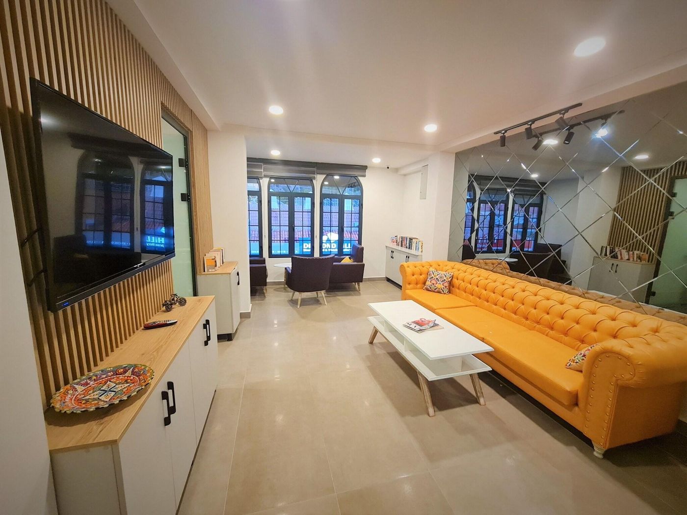 Tonoz-Beach-Hotel-Lobby-59