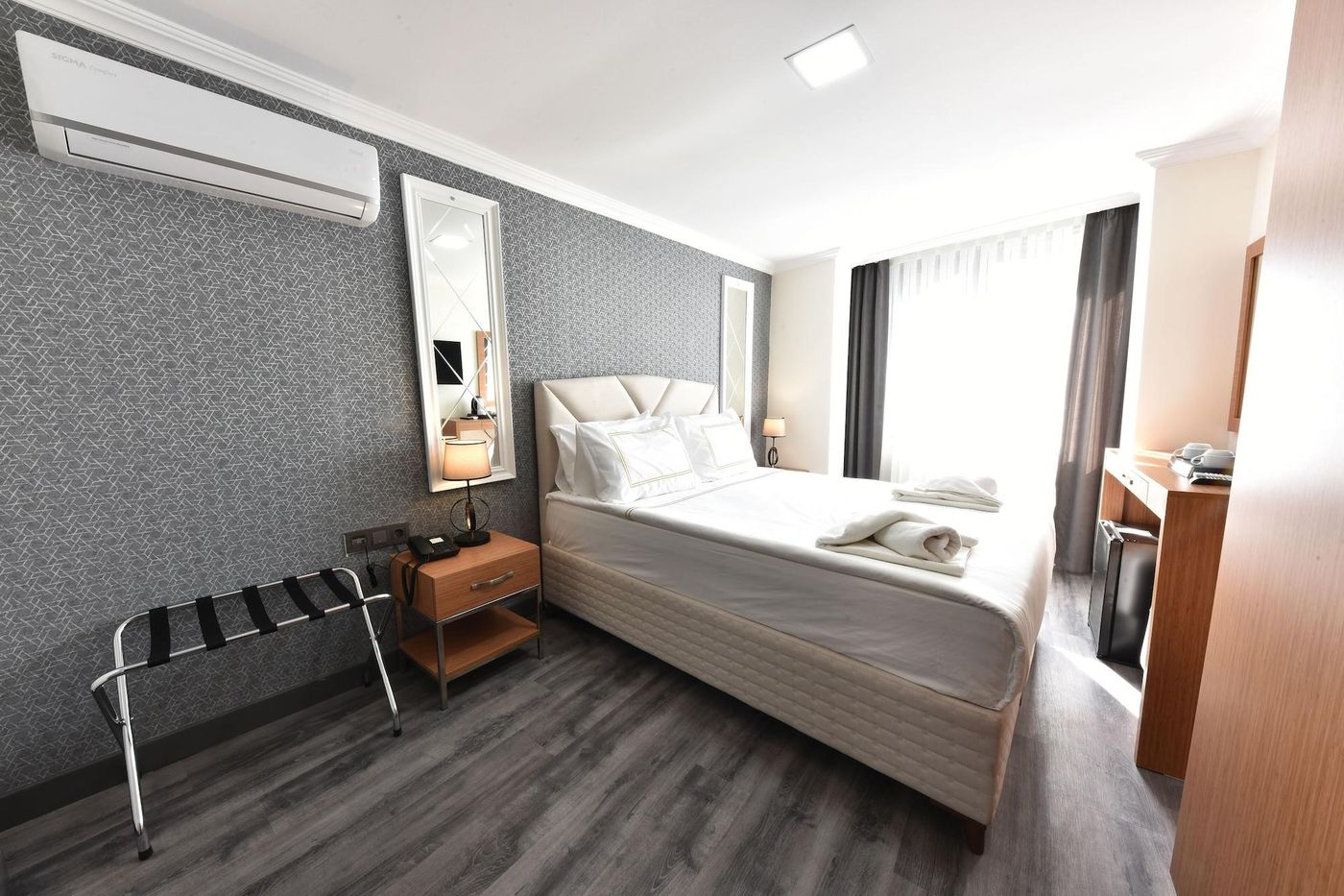 Almina-Inn-Hotel-Room-4