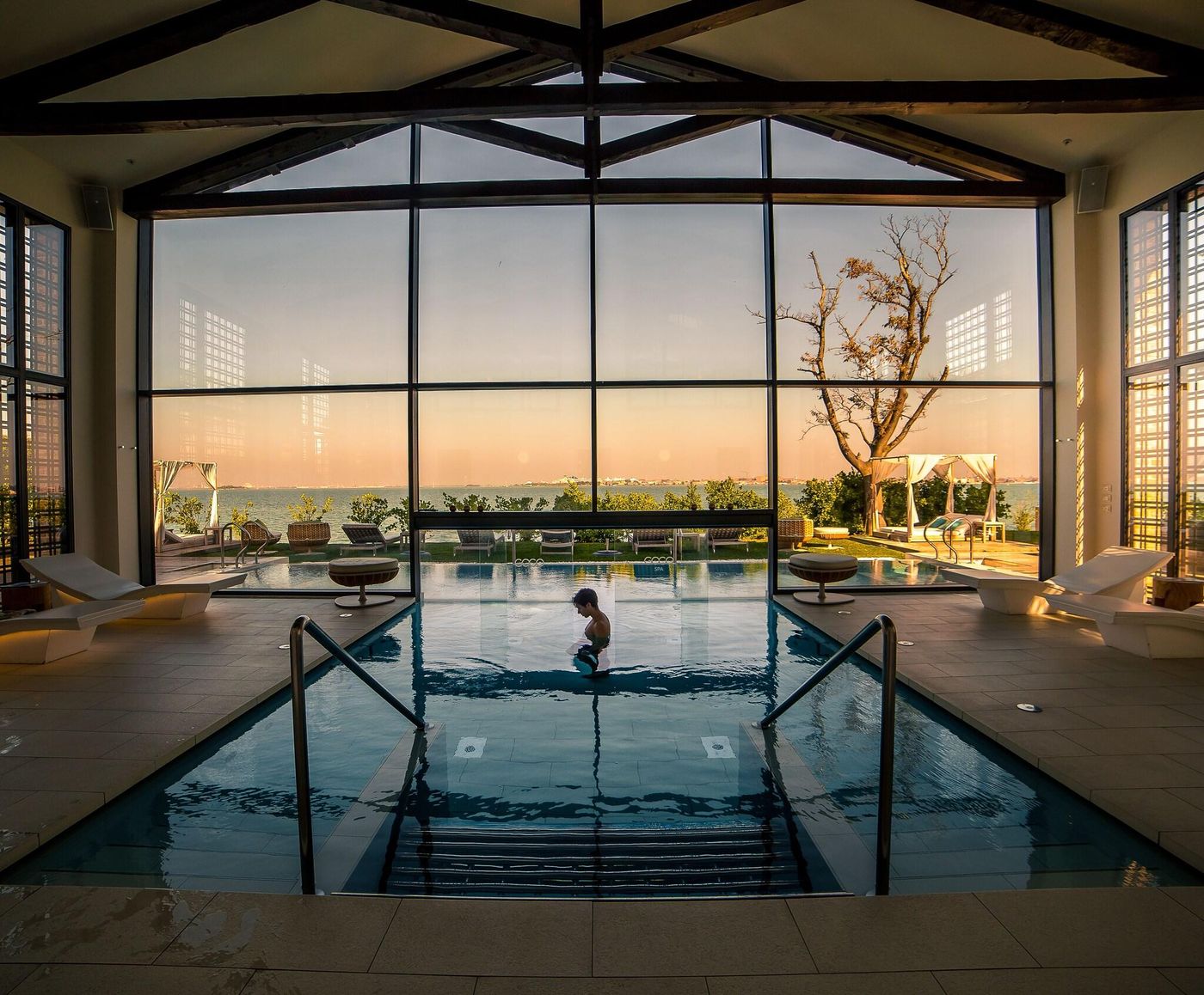 JW-Venice-Sports-and-Entertainment-99