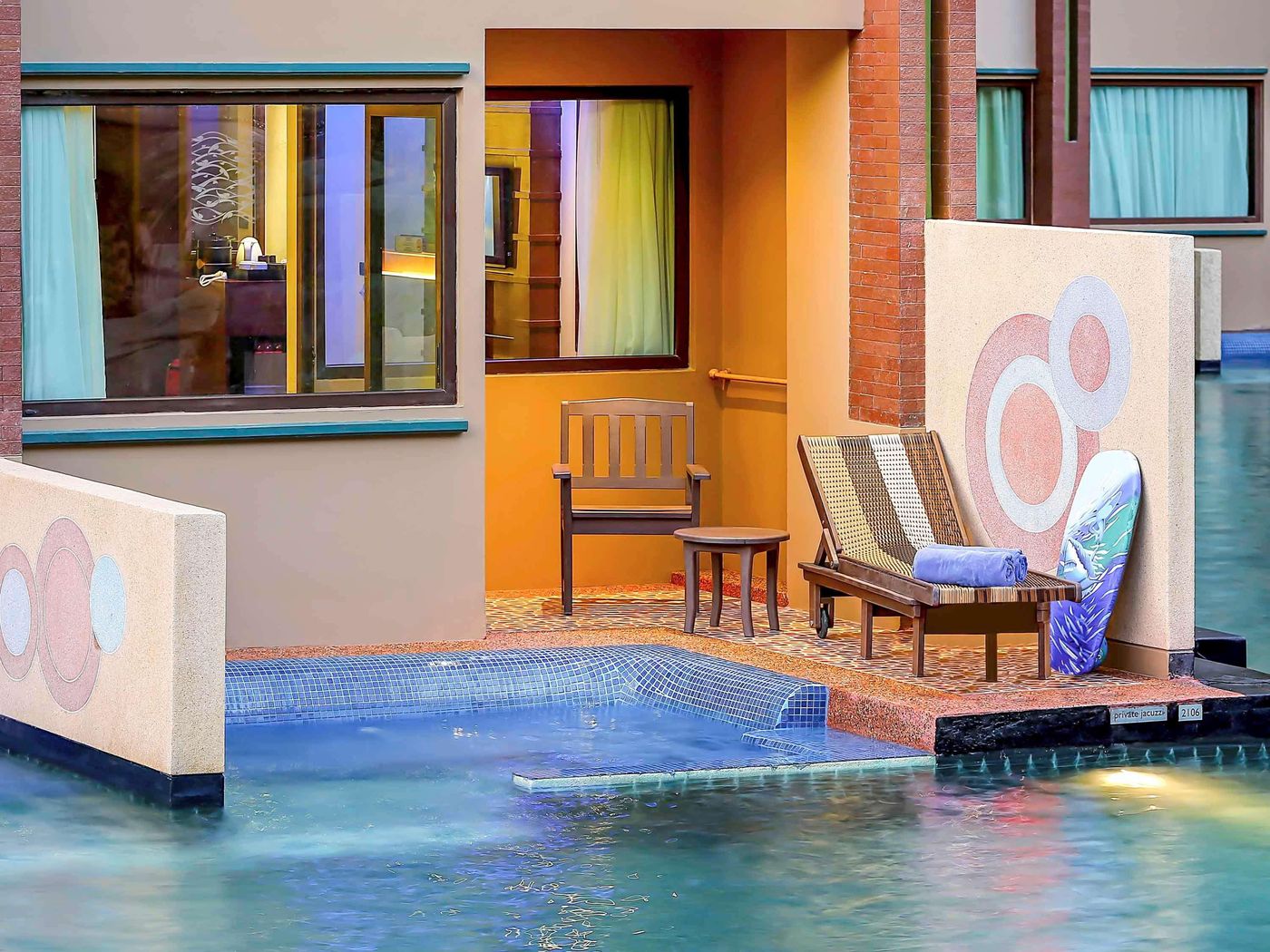 Novotel-Phuket-Vintage-Park-Room-9