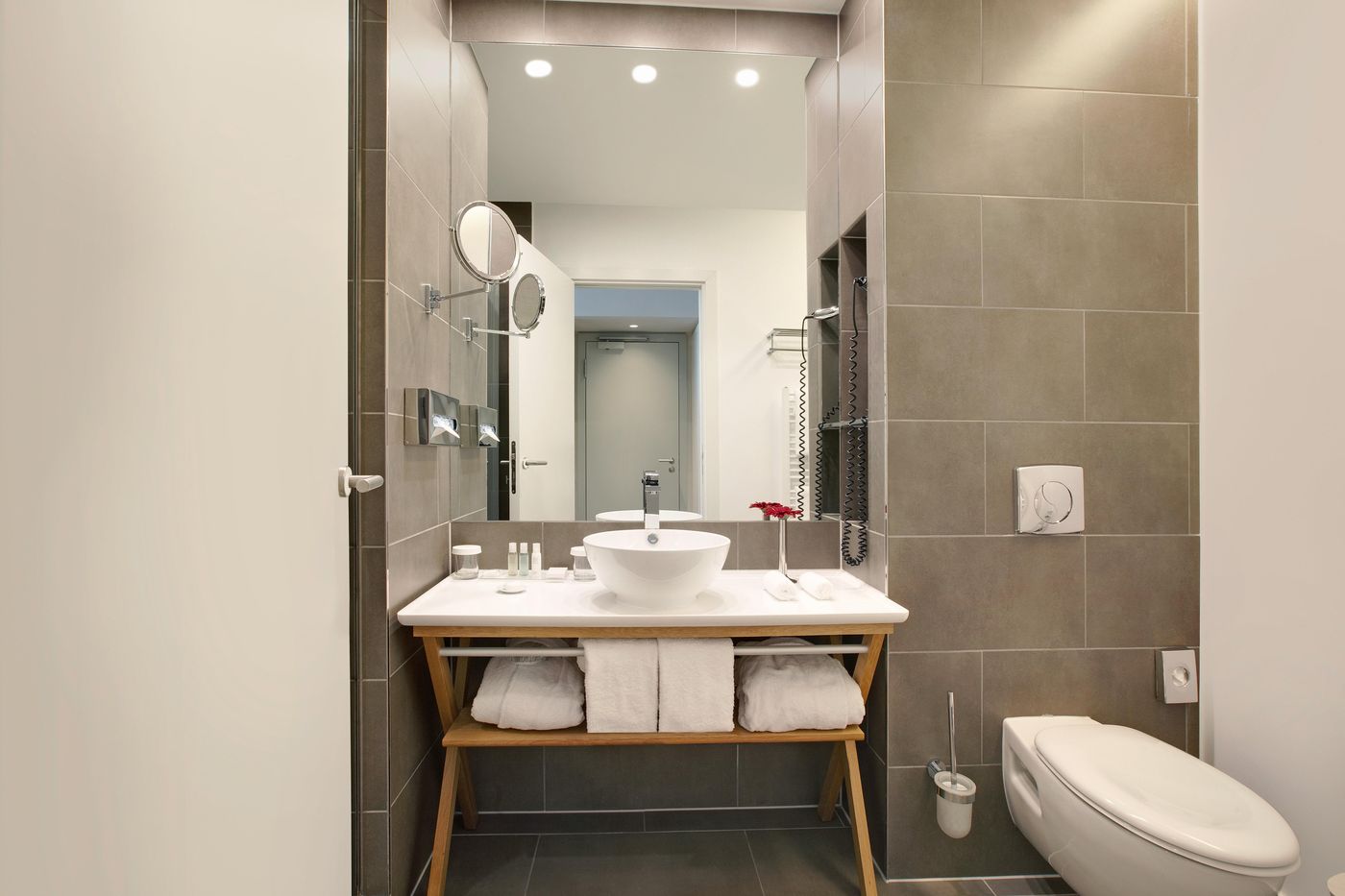 Hotel-Berlin-Potsdamer-Platz-by-Leonardo-Hotels-Room-36