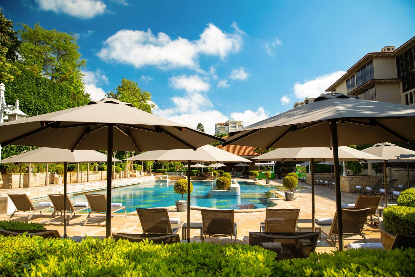 Grand-Hyatt-Istanbul-Pool-61