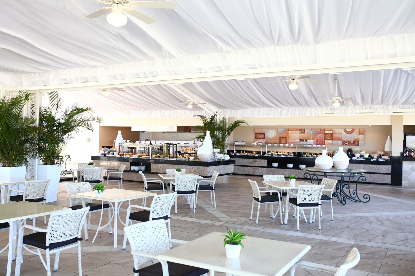 Luxury-Bahia-Principe-Runaway-Bay-All-Inclusive-Adults-Only-Restaurant-53
