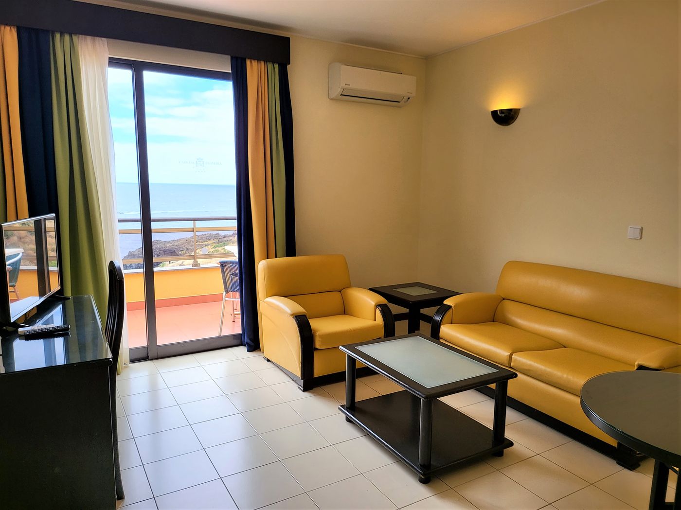 Hotel-Cais-da-Oliveira-Room-35