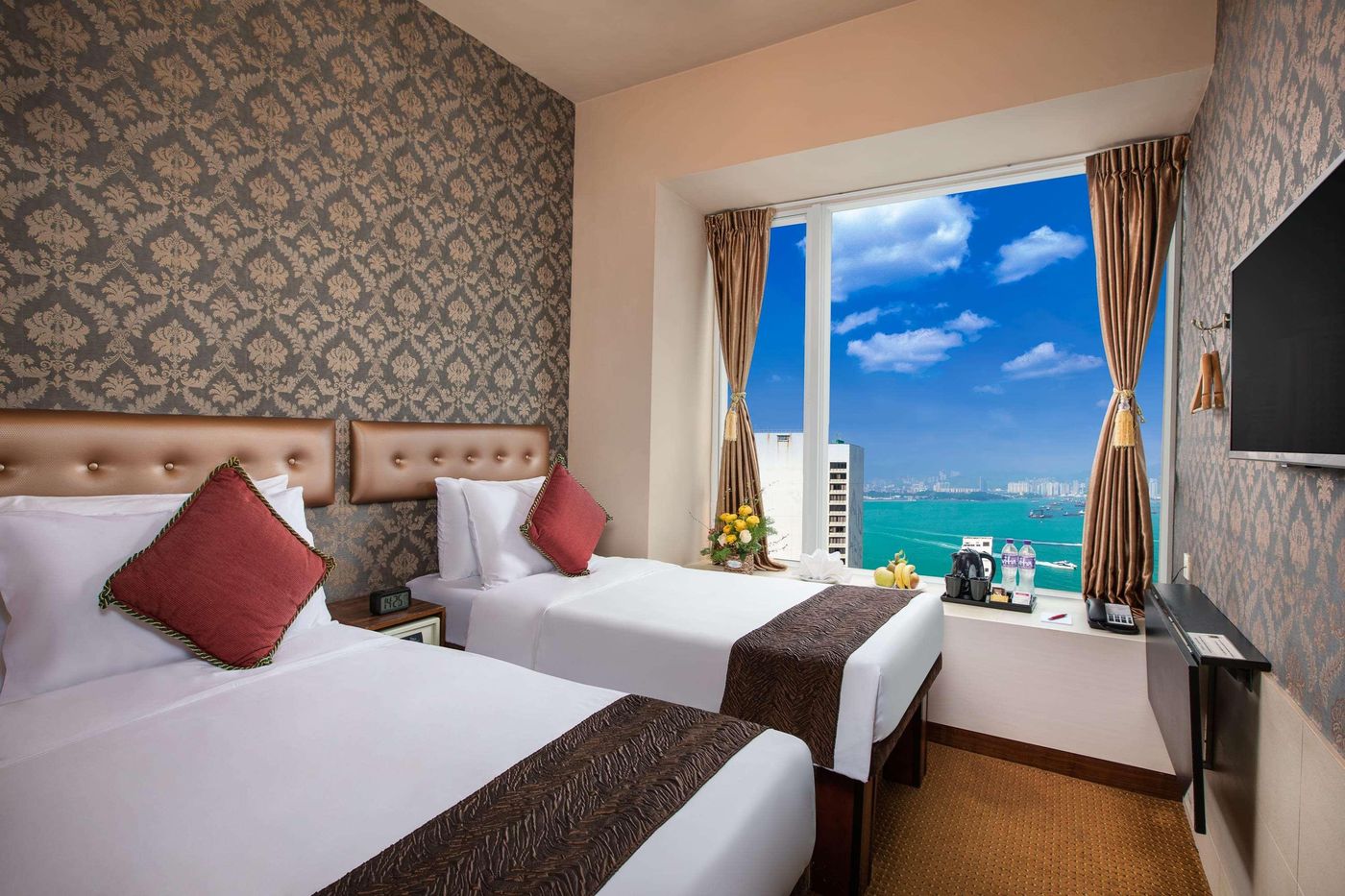 Ramada-Hong-Kong-Harbour-View-Room-13