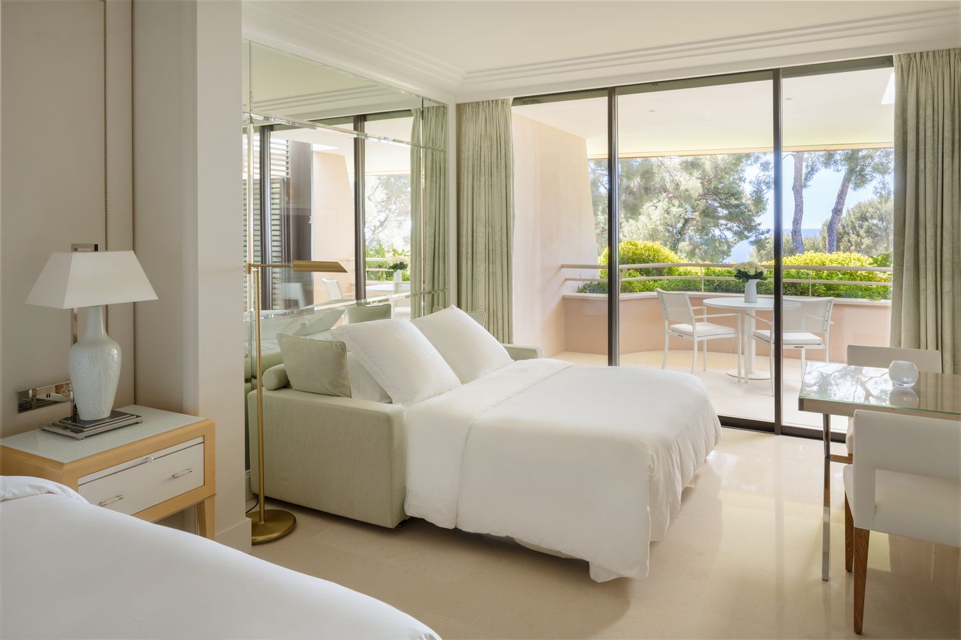 Grand-Hotel-du-Cap-Ferrat--A-Four-Seasons-Hotel-Room-50
