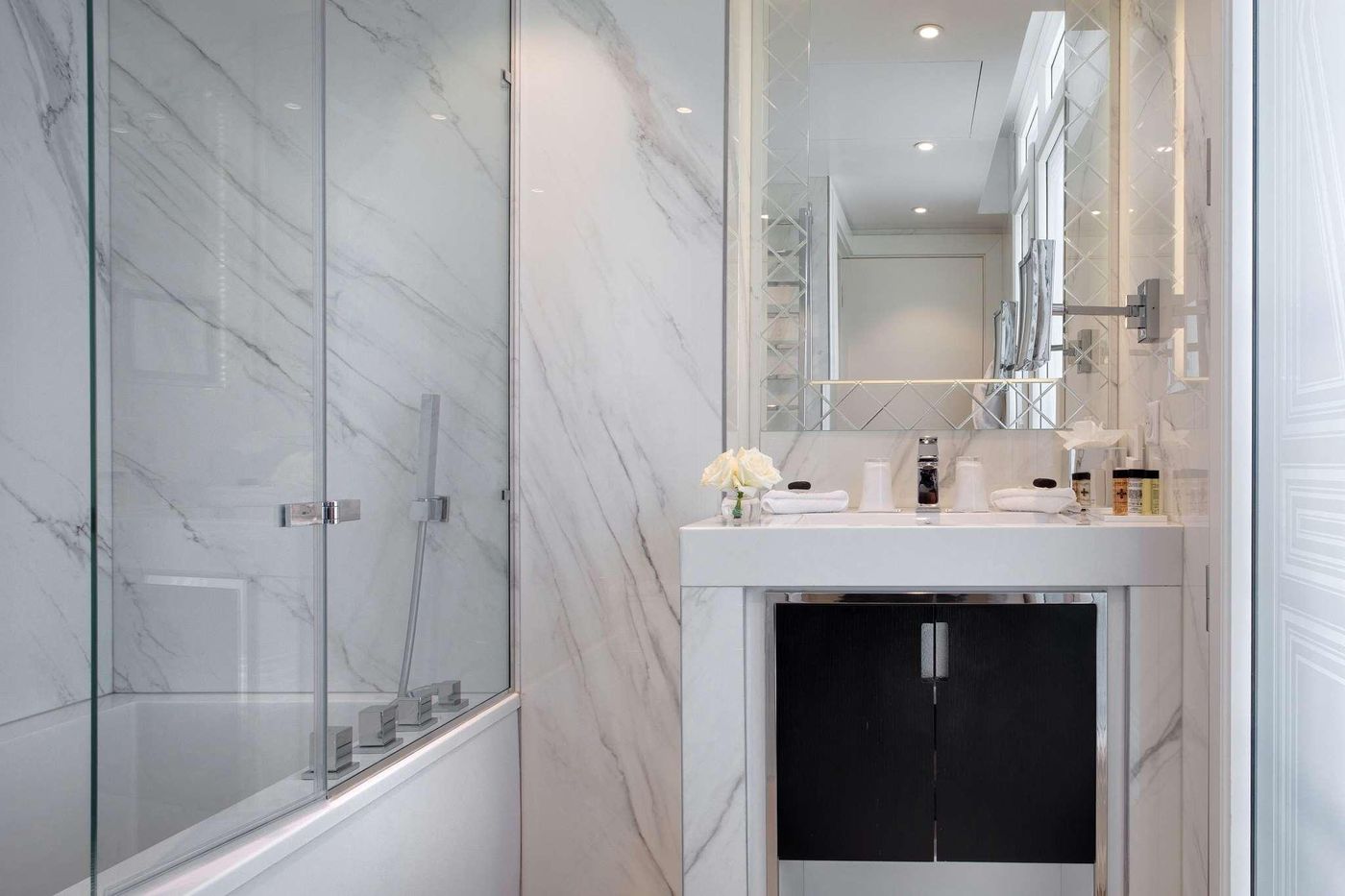 La Villa Haussmann Paris-France-PARIS-Room-9