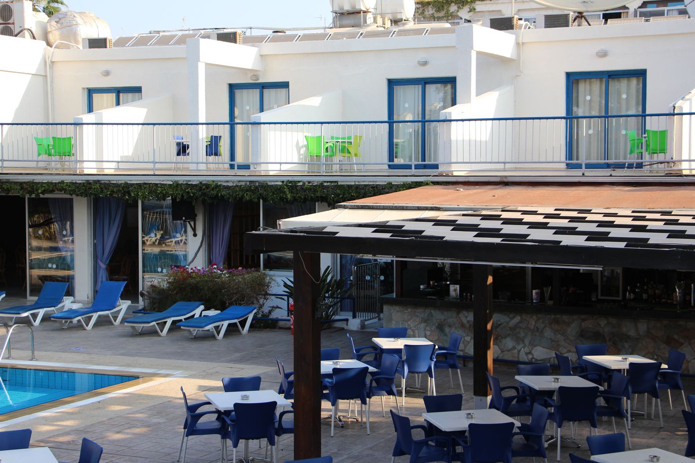 Green Bungalows Hotel Apartments