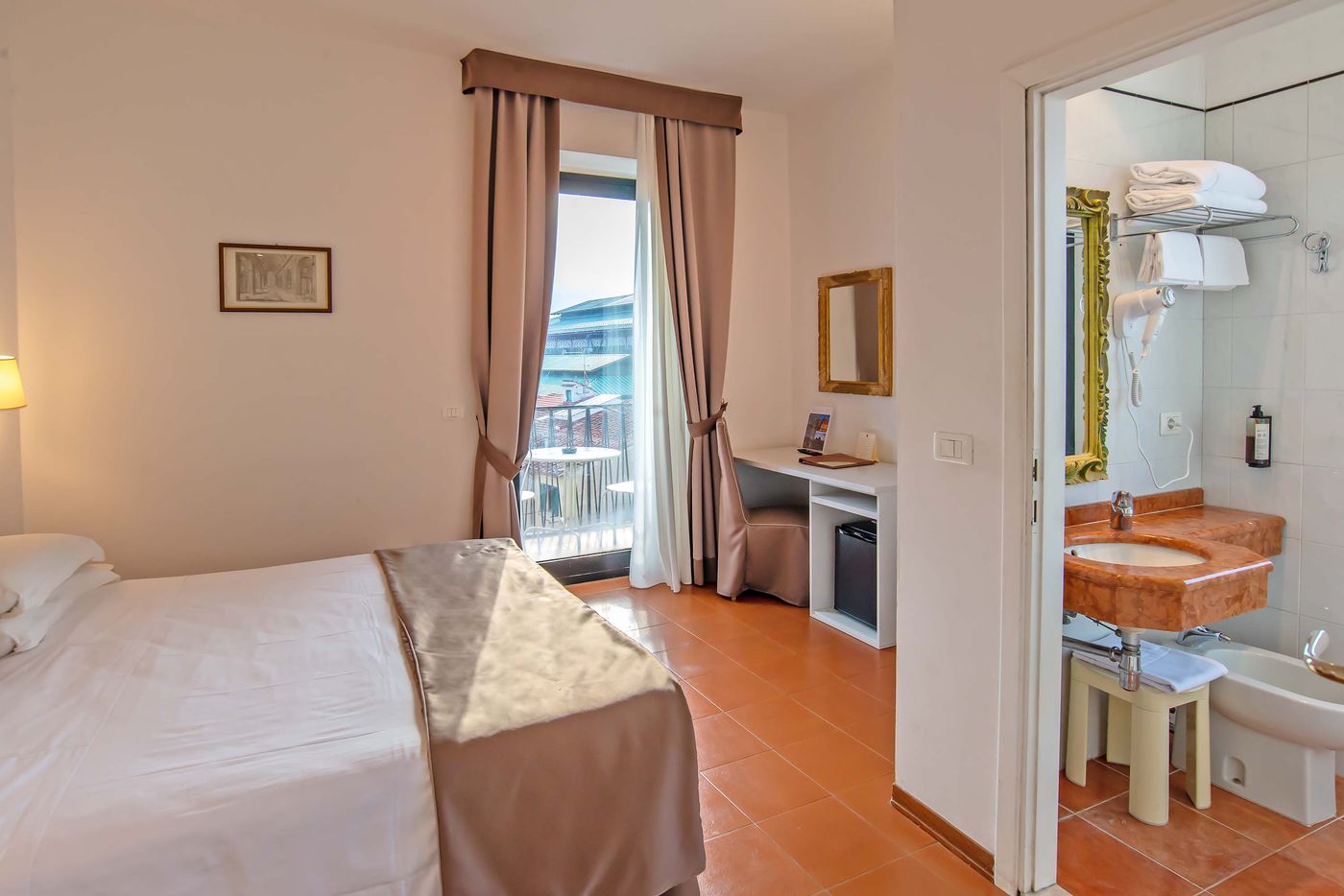 Machiavelli-Palace-Room-45