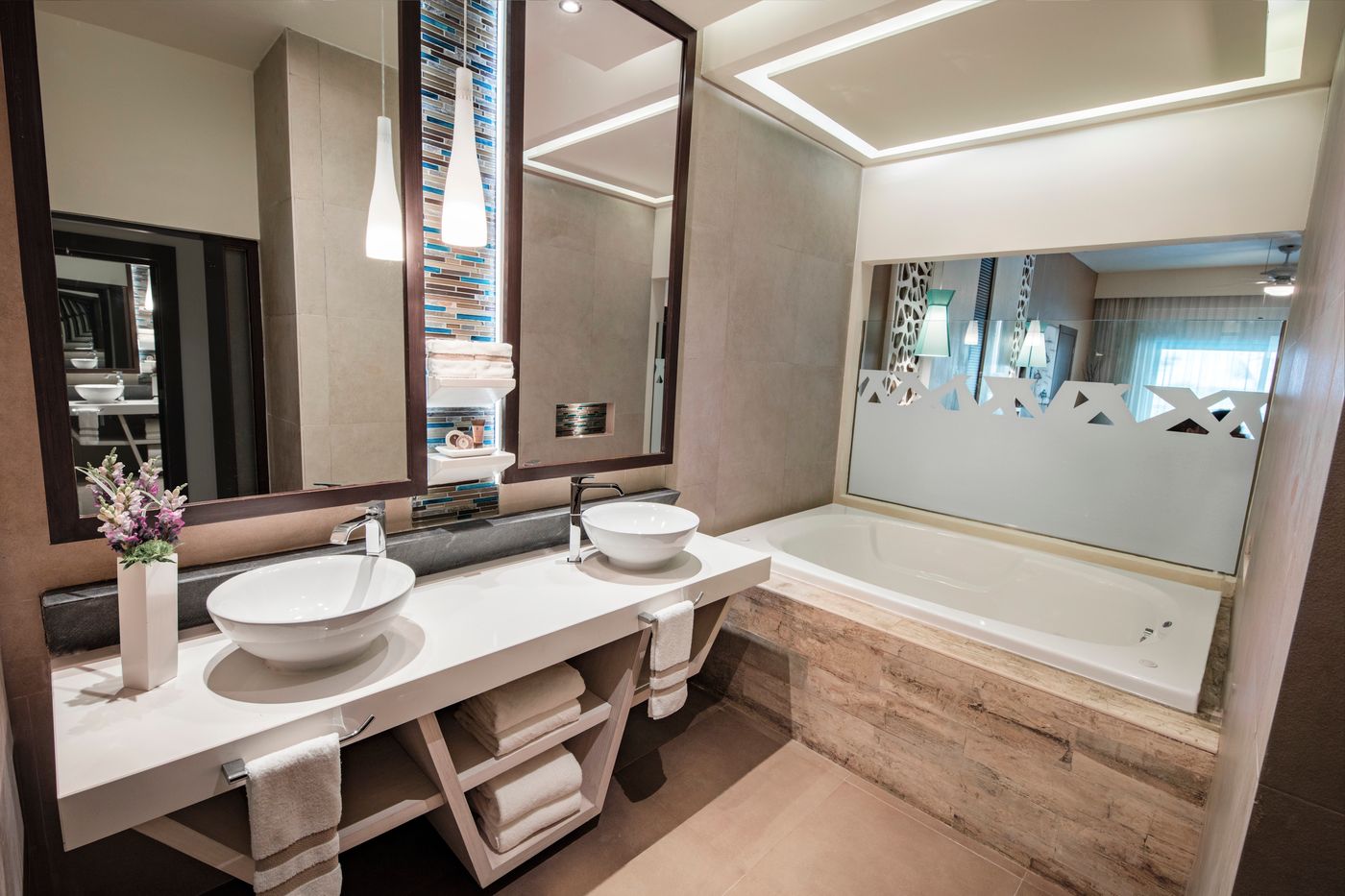 El-Dorado-Seaside-Suites-by-Karisma-Room-17