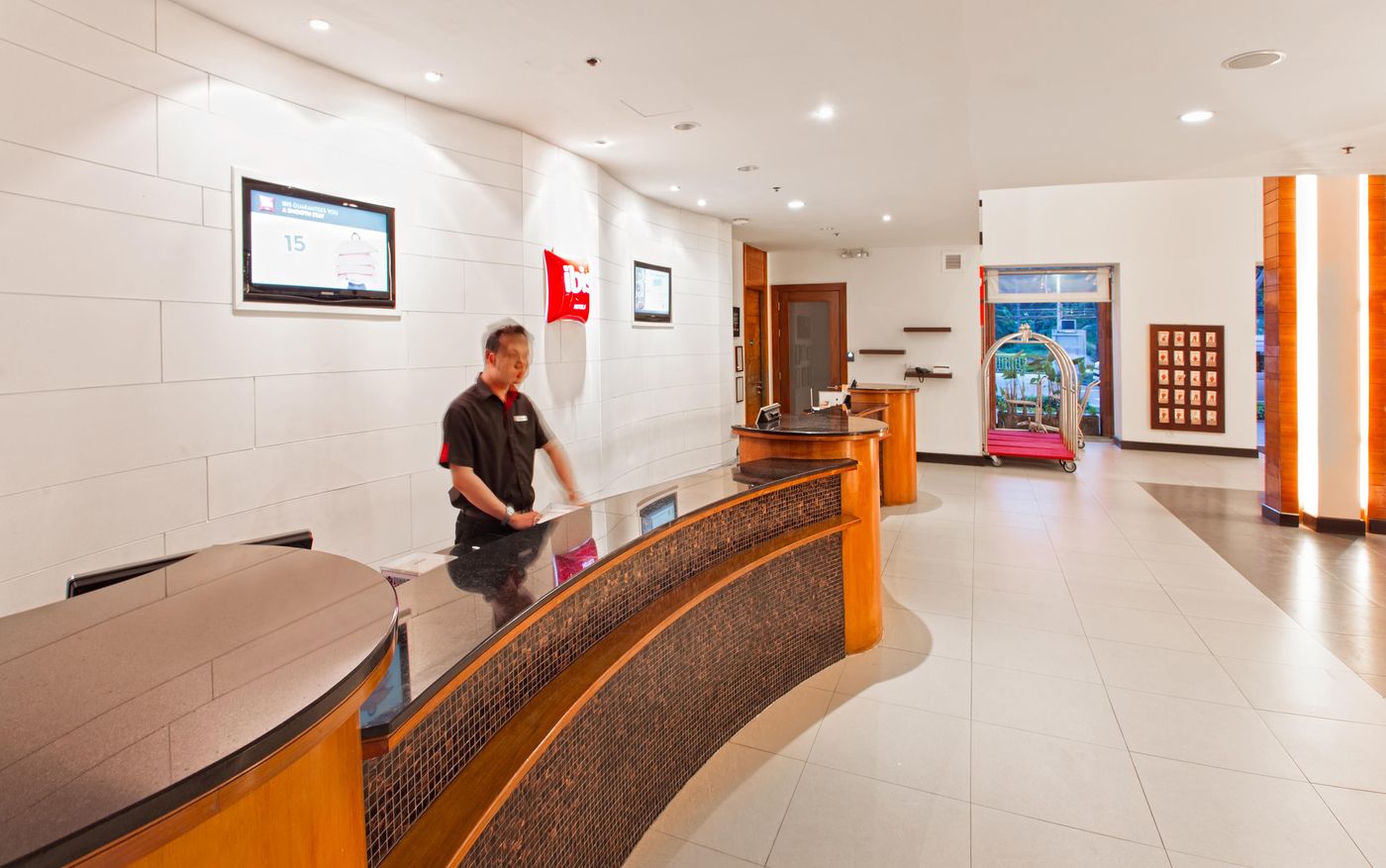 ibis-Samui-Bophut-Lobby-57