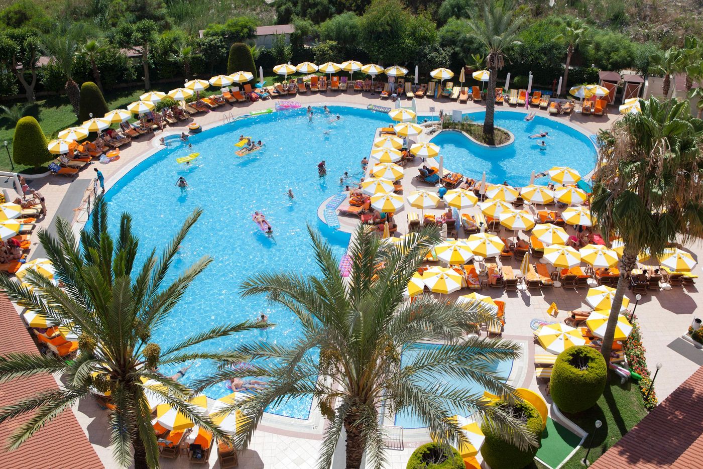 Febeach-Hotel-Side-General-view-3