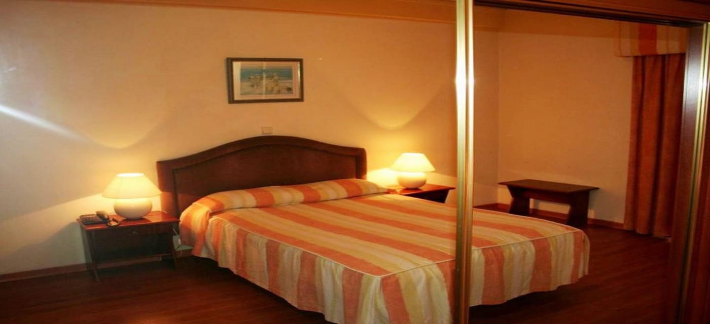 Baia-de-Monte-Gordo-Room-18