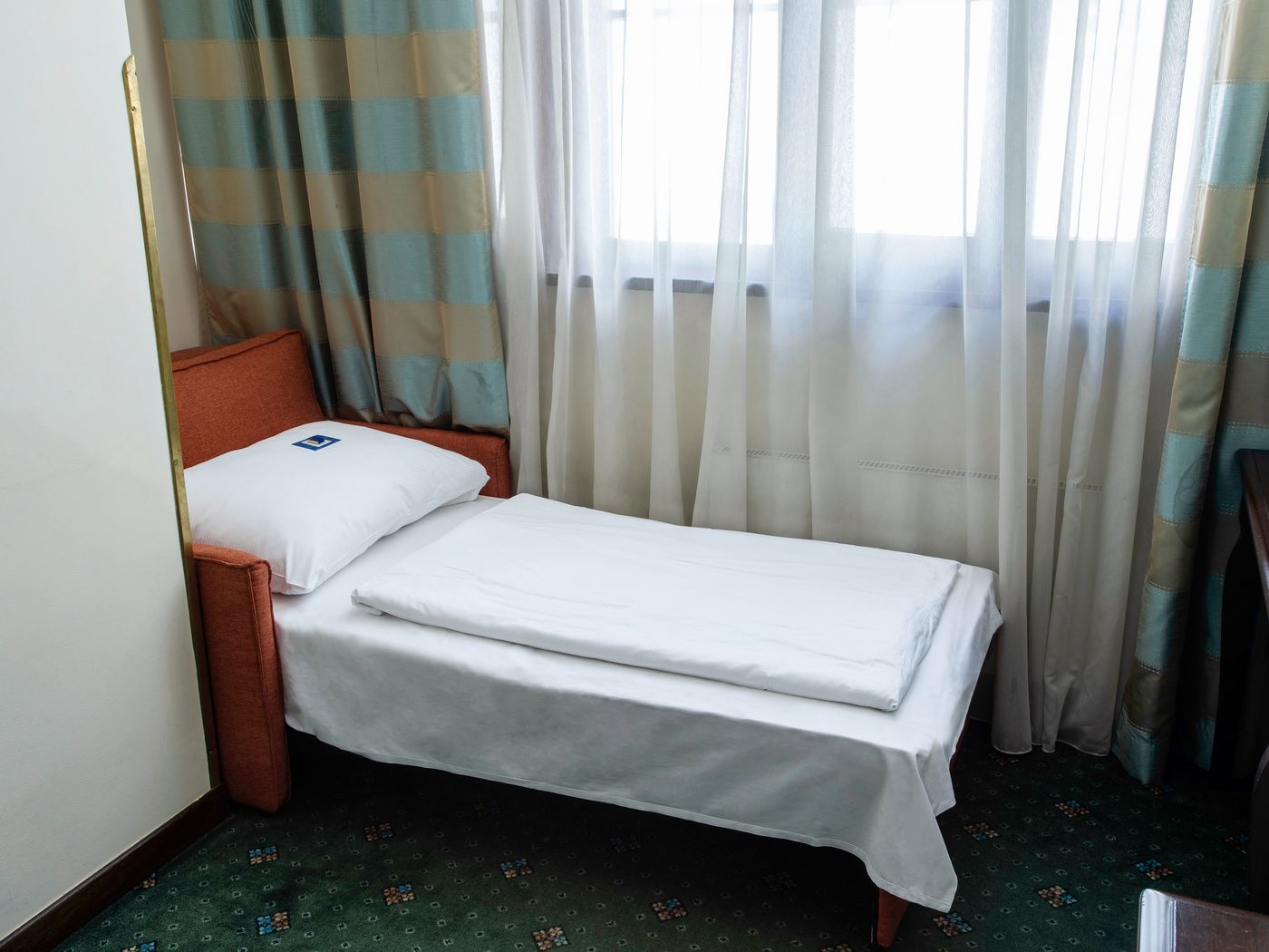 EA-Hotel-DownTown-Room-23