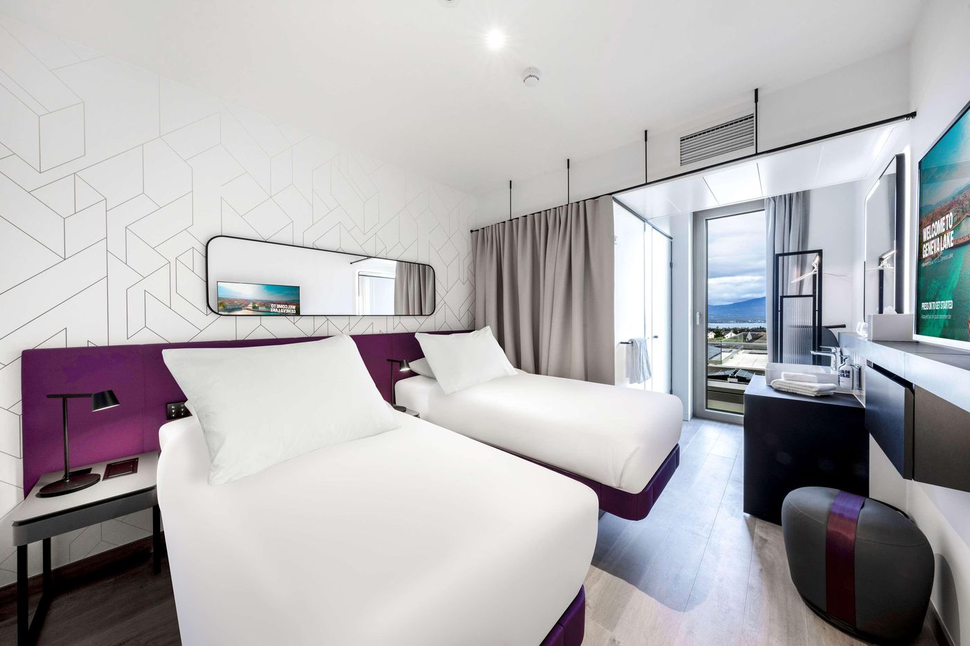 Yotel-Geneva-Lake-Room-11