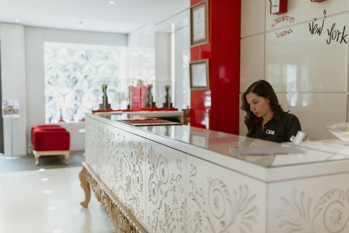 Graffit-Gallery-Hotel-Lobby-45