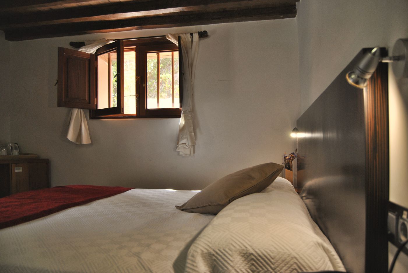 Hotel-Rural-El-Mondalon-Room-36