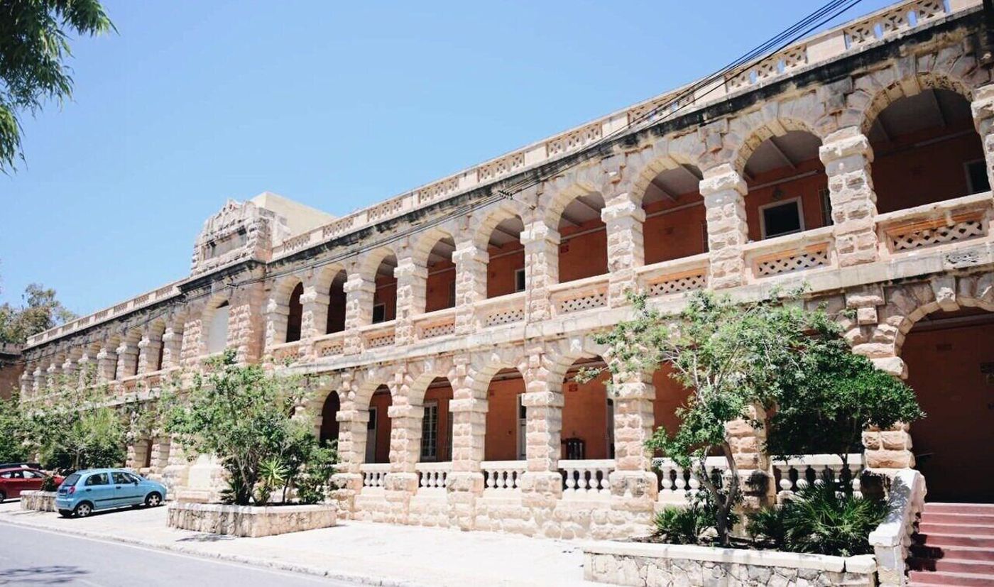 Sprachcaffe-International-Aparthotel-Pembroke-Room-25