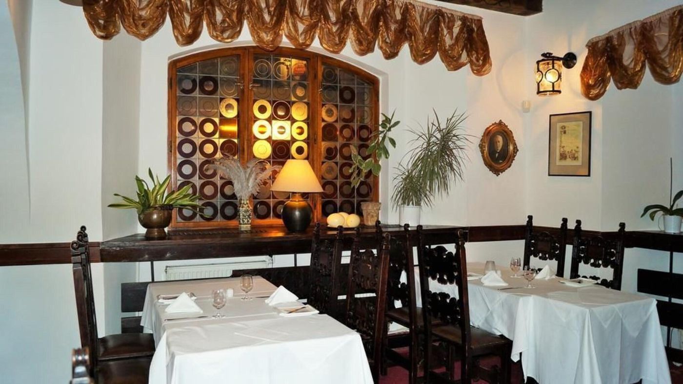 U-Tri-Pstrosu-Restaurant-58