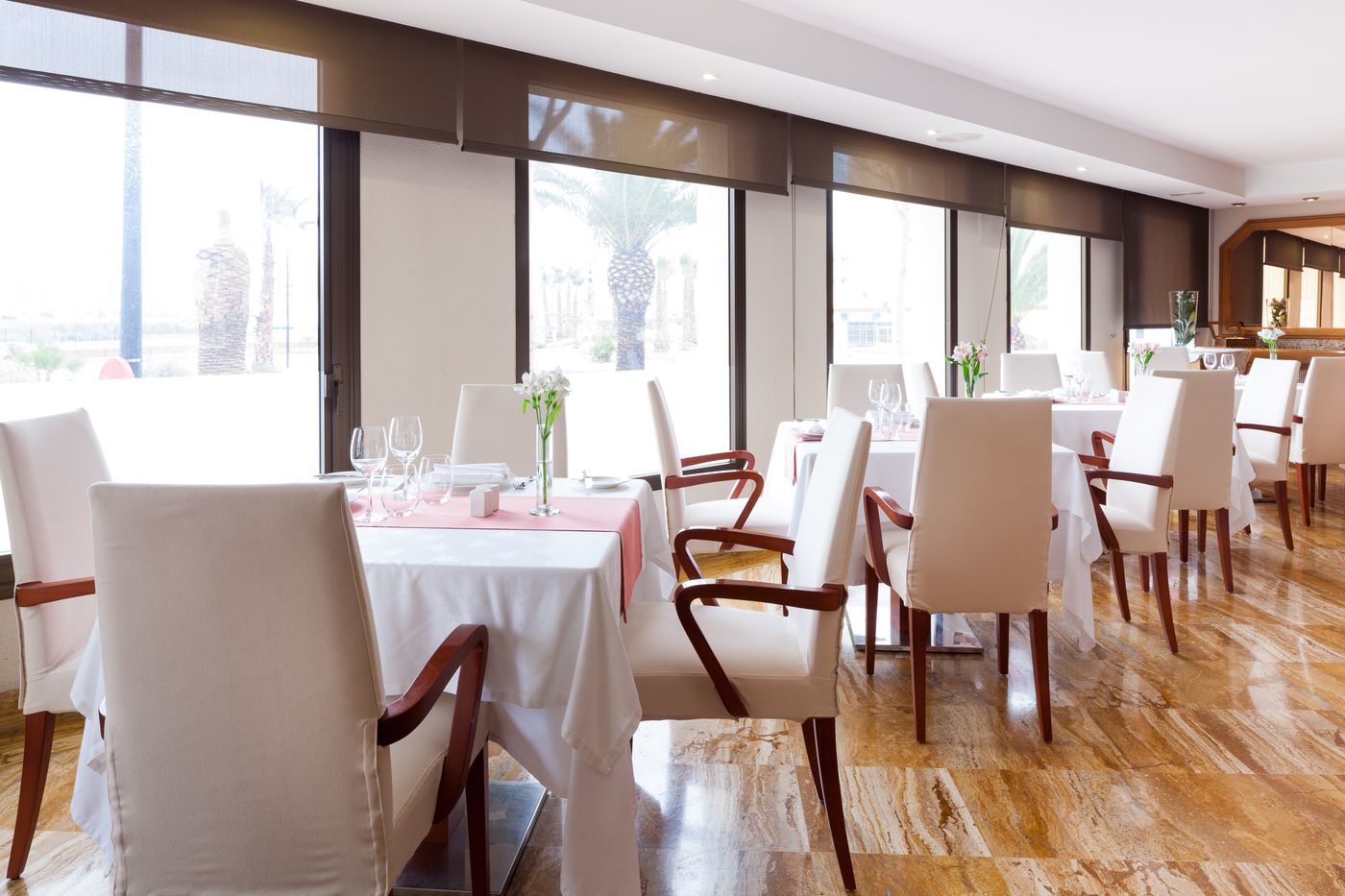 Royal-Plaza-Restaurant-47