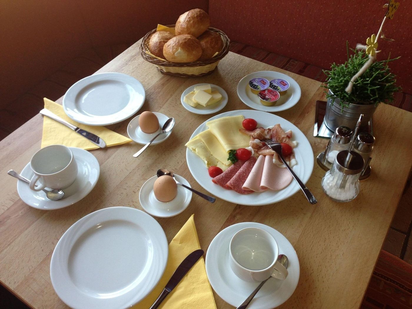 Gaststätte und Pension Frankenstube - Germany - NIDDA - Restaurant - 3