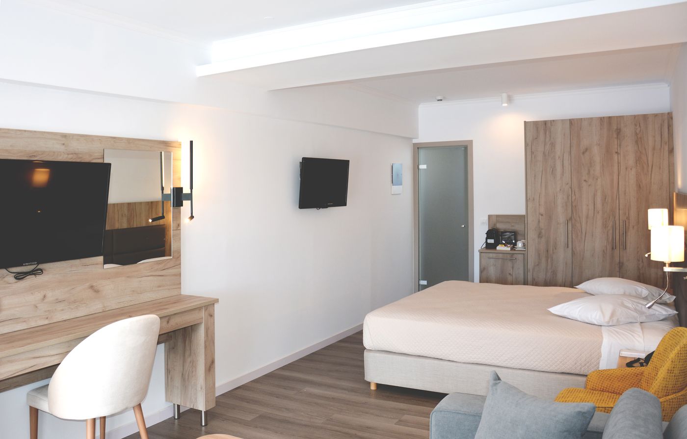 Kosta-Palace-Room-32