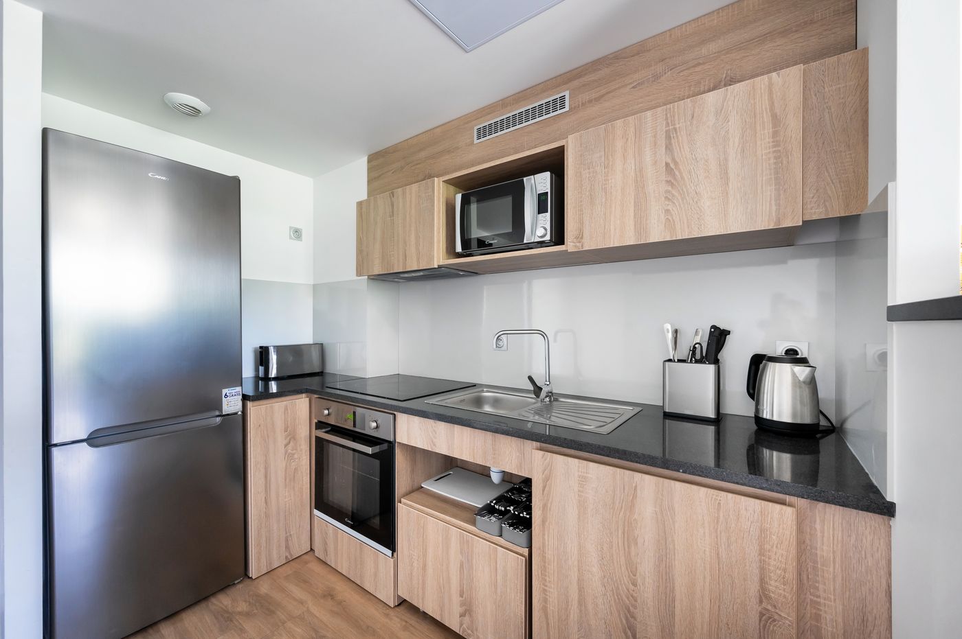 Staycity-Aparthotels-near-Disneyland---Paris-Room-11