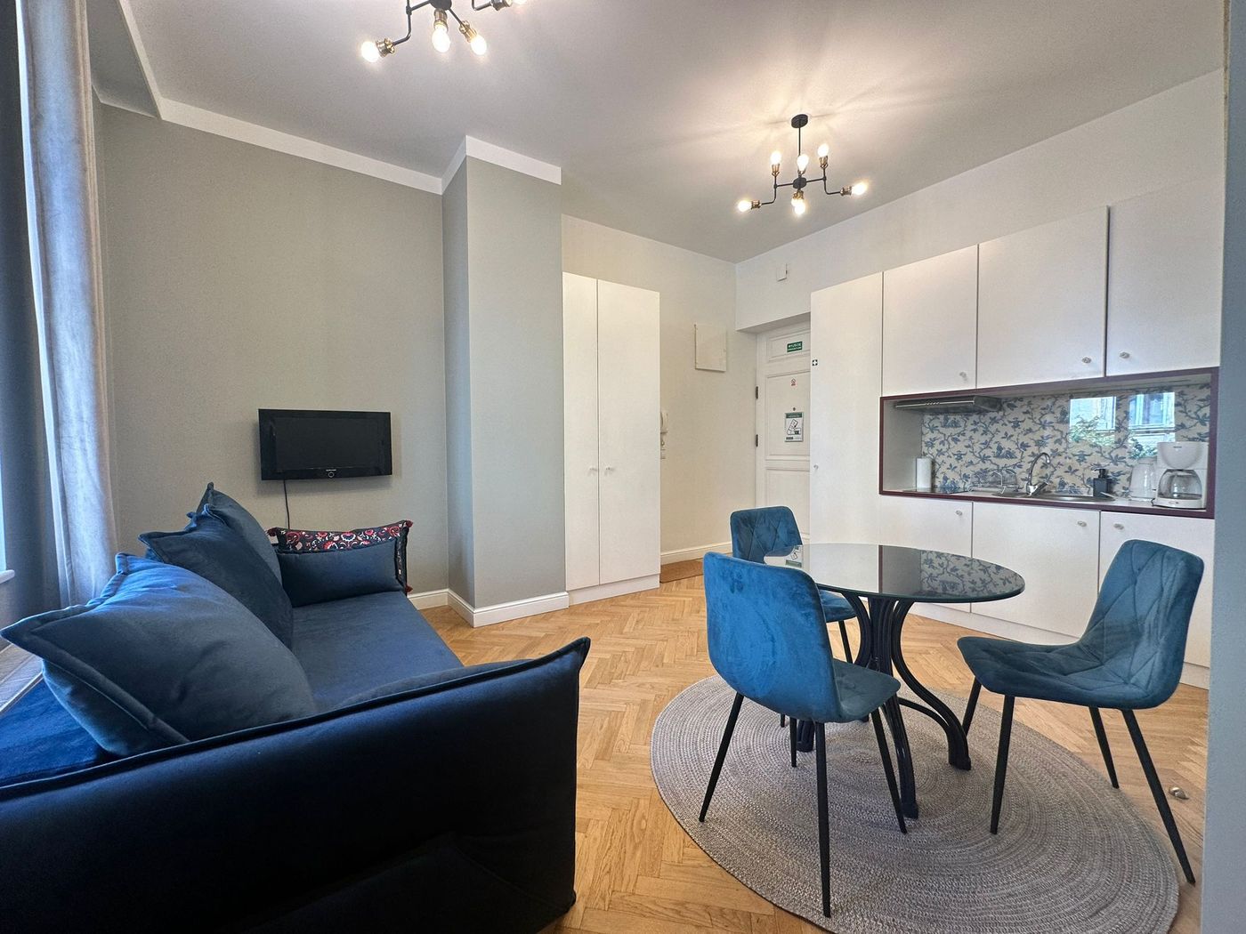 Antique-Apartments-Old-Town-Room-55