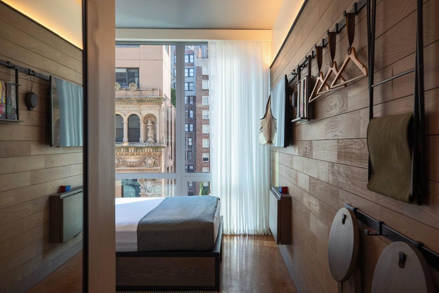 Moxy-NYC-Downtown-Room-5