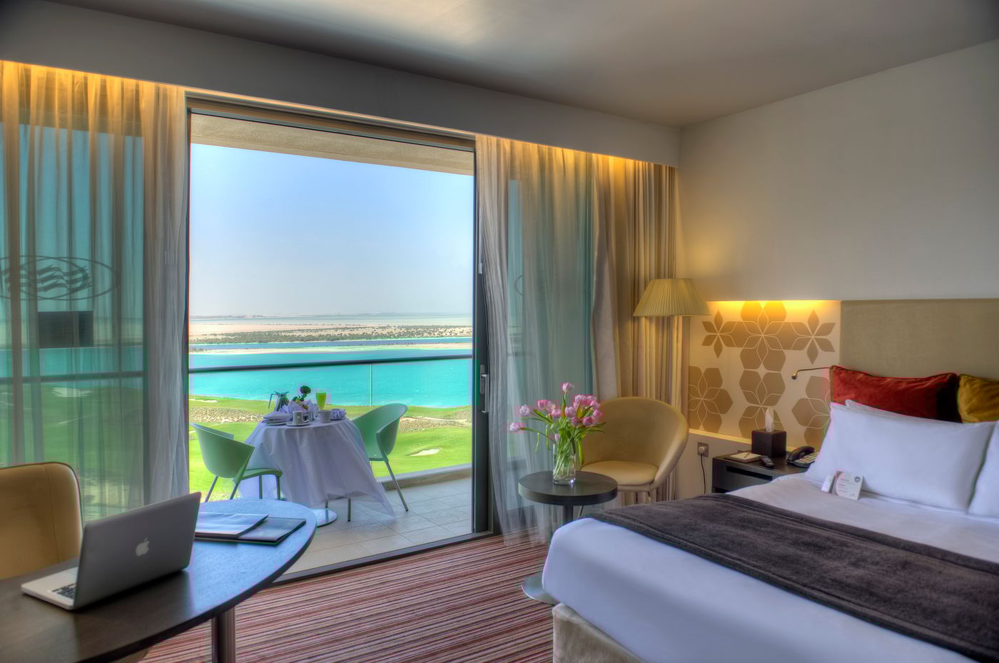 Crowne-Plaza-Hotel-Abu-Dhabi-Yas-Island-Room-43