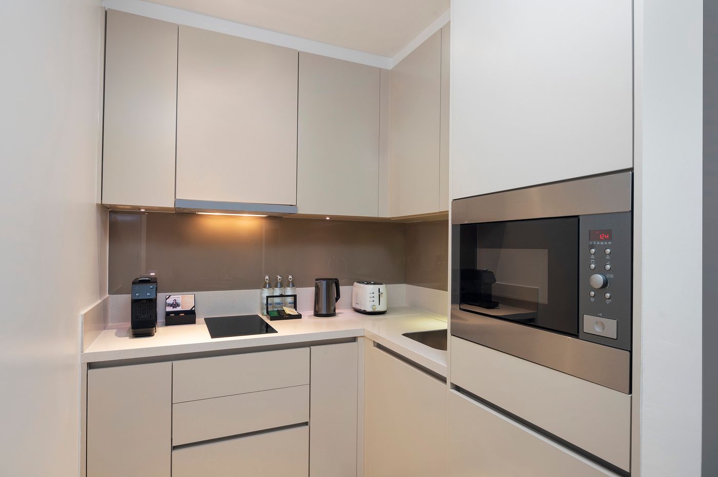 Oriental-Residence-Bangkok-Room-58