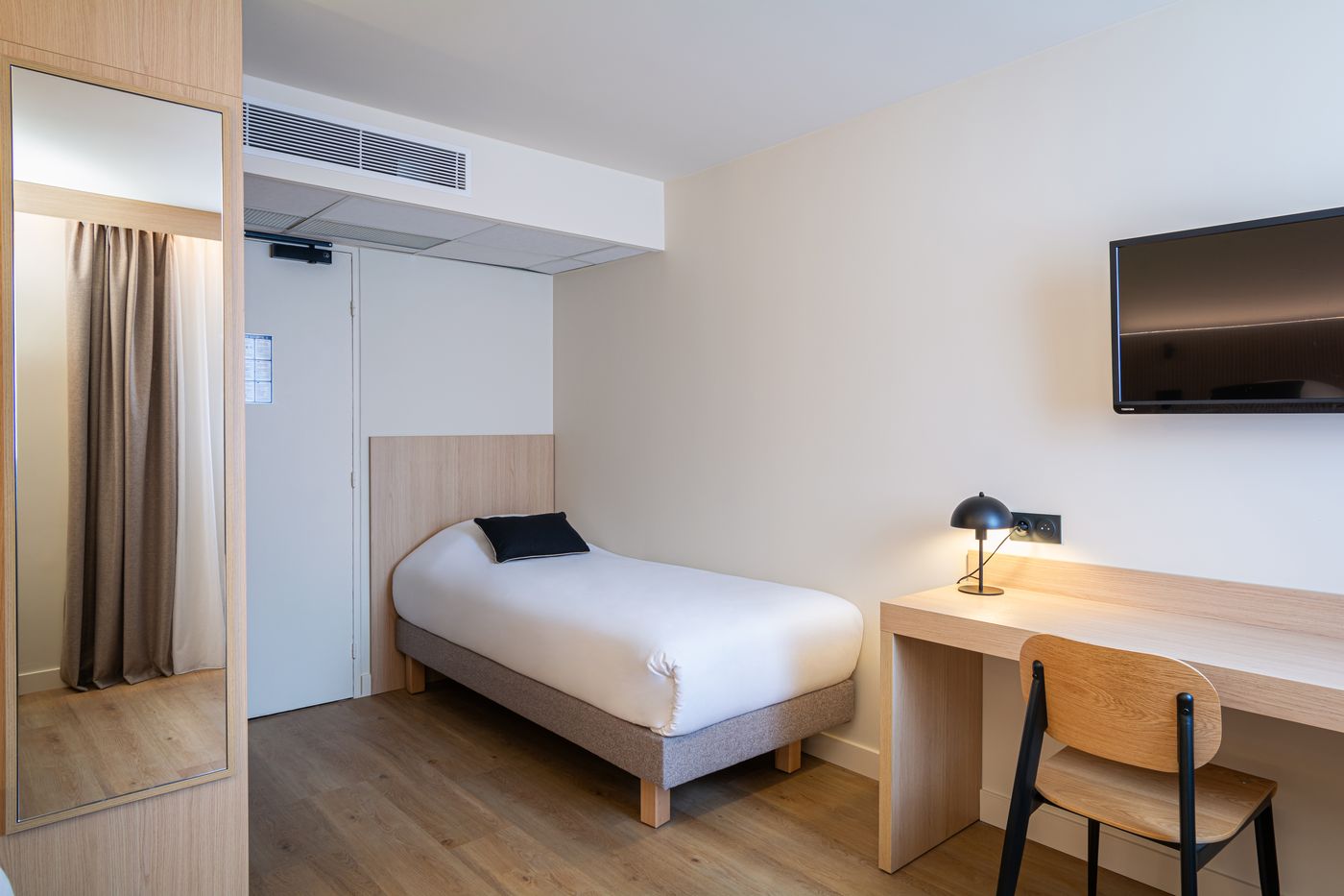 Grand Hotel De La Seine-France-ROUEN-Room-10