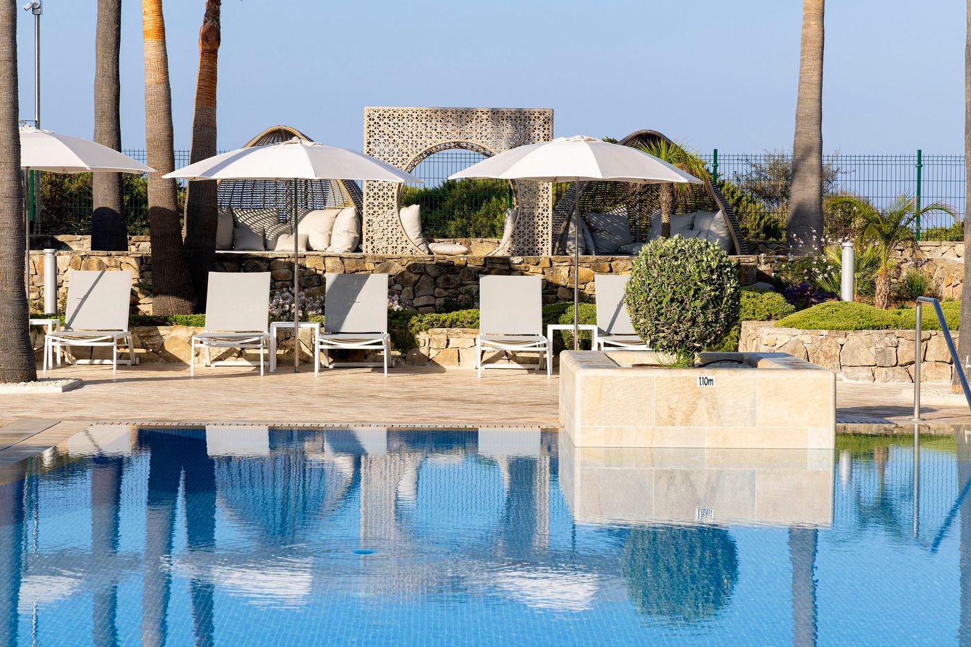 Hipotels-Barrosa-Palace-Pool-8