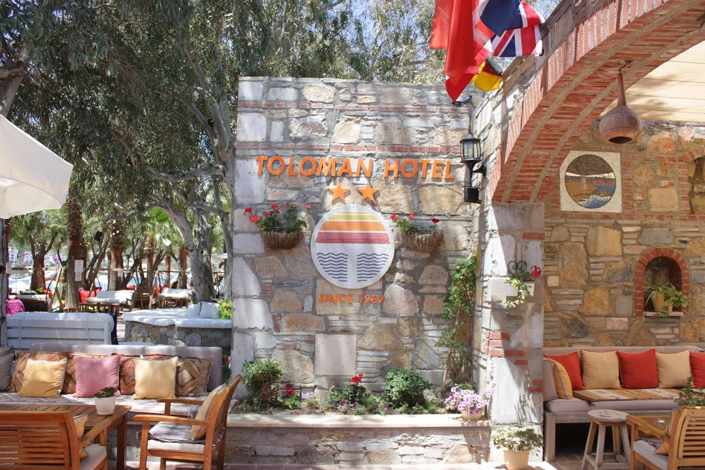 Toloman Hotel