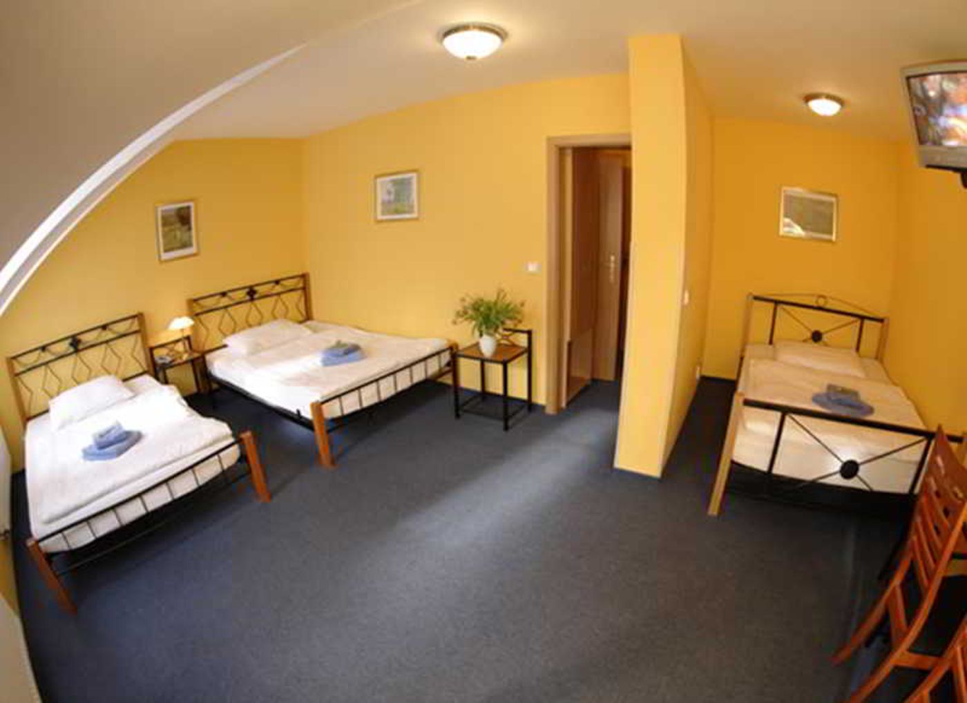 Boston-Czech Republic-KARLOVY VARY-Room-8