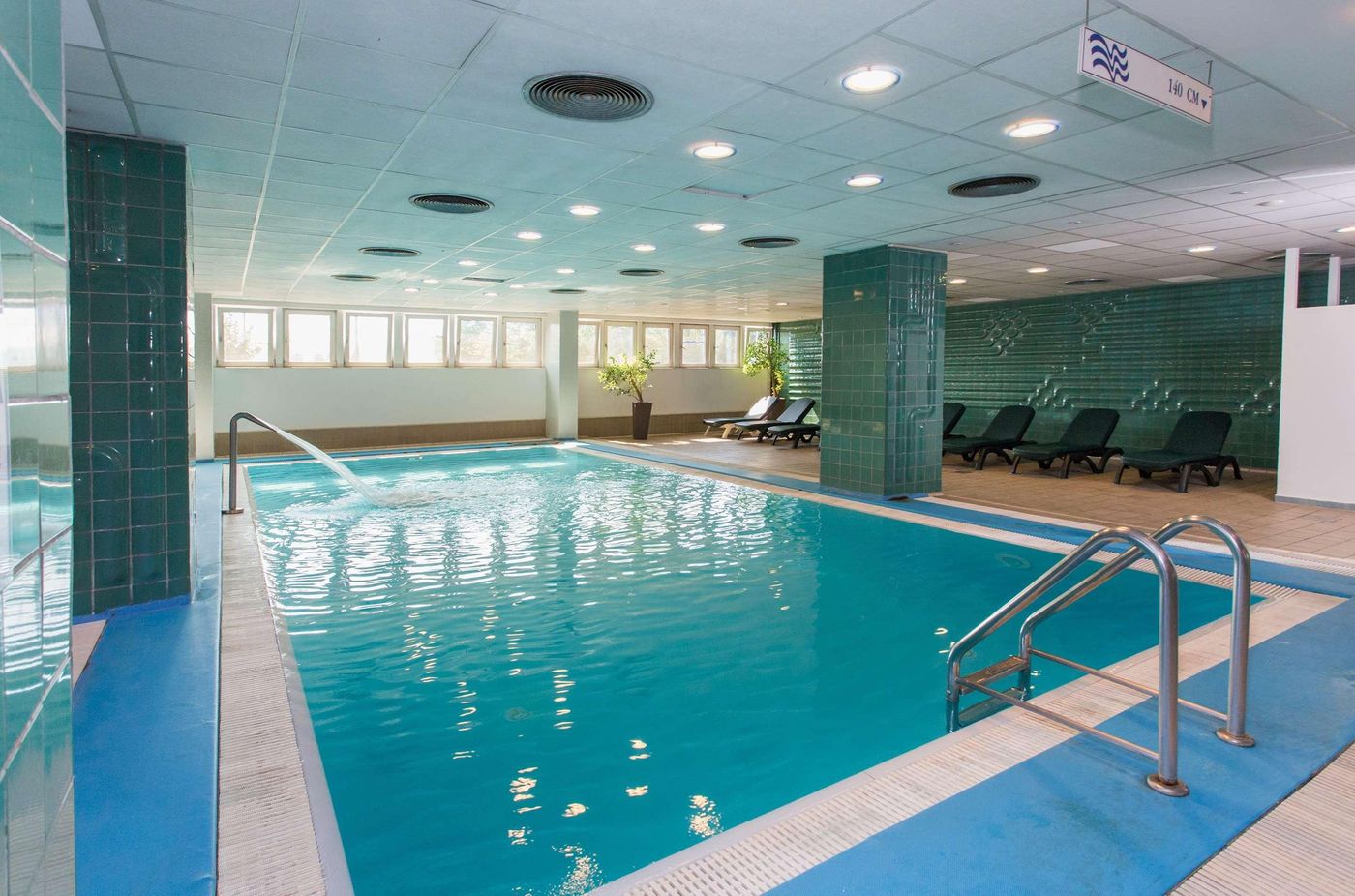 Danubius-Hotel-Arena-Pool-47