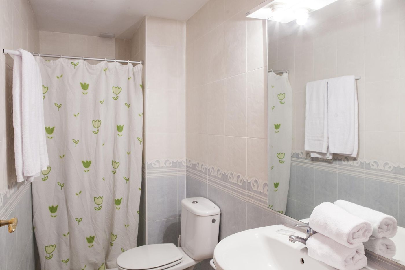 Siesta-Dorada-Room-17