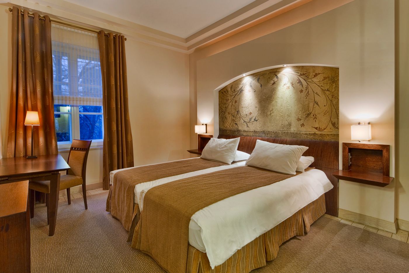 Mamaison-Hotel-Le-Regina-Warsaw-Room-16