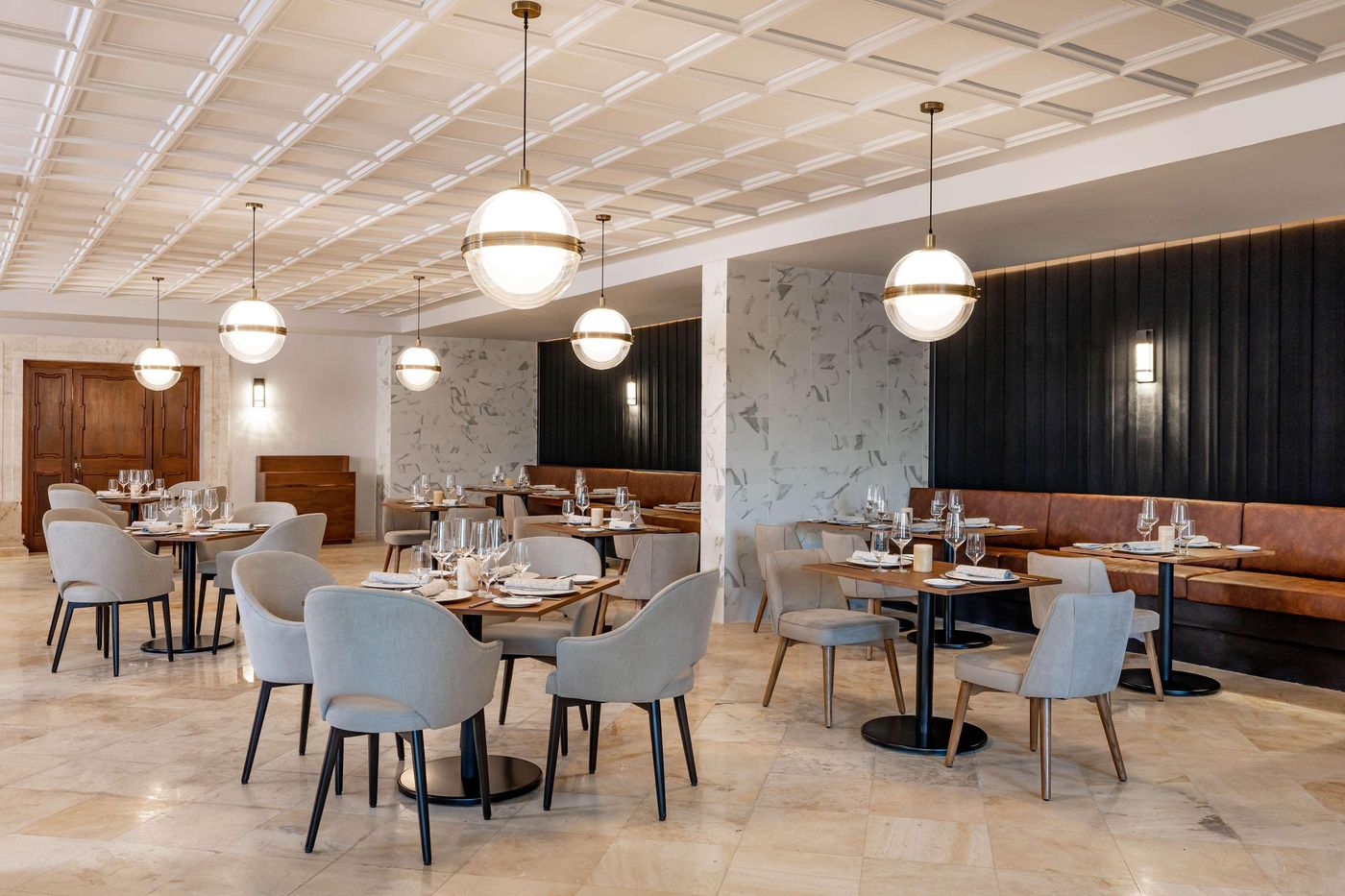 Secrets-Capri-Riviera-Cancun-All-Inclusive-Restaurant-45