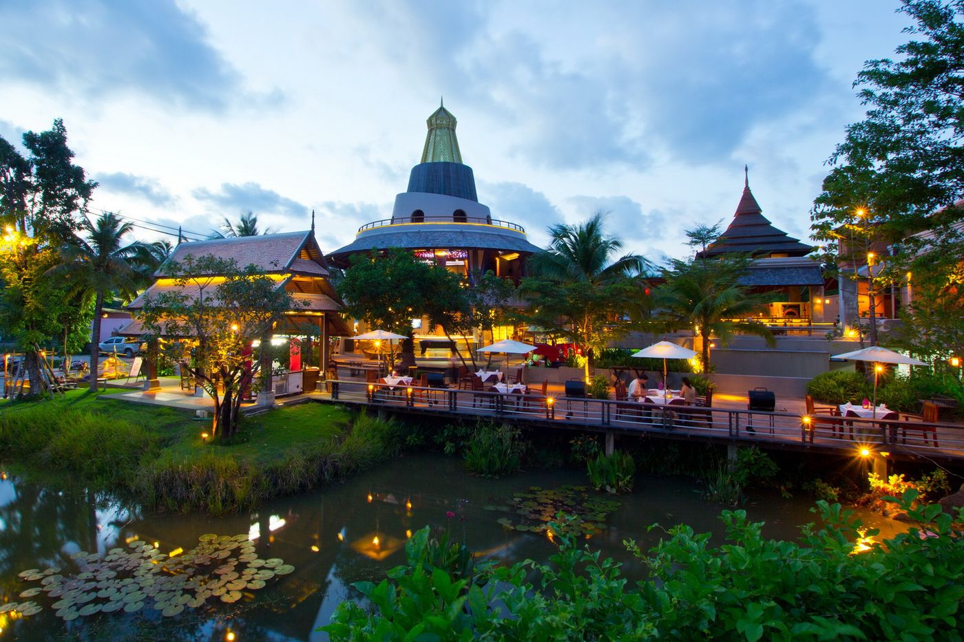 Royal-Muang-Samui-Villas-Restaurant-10