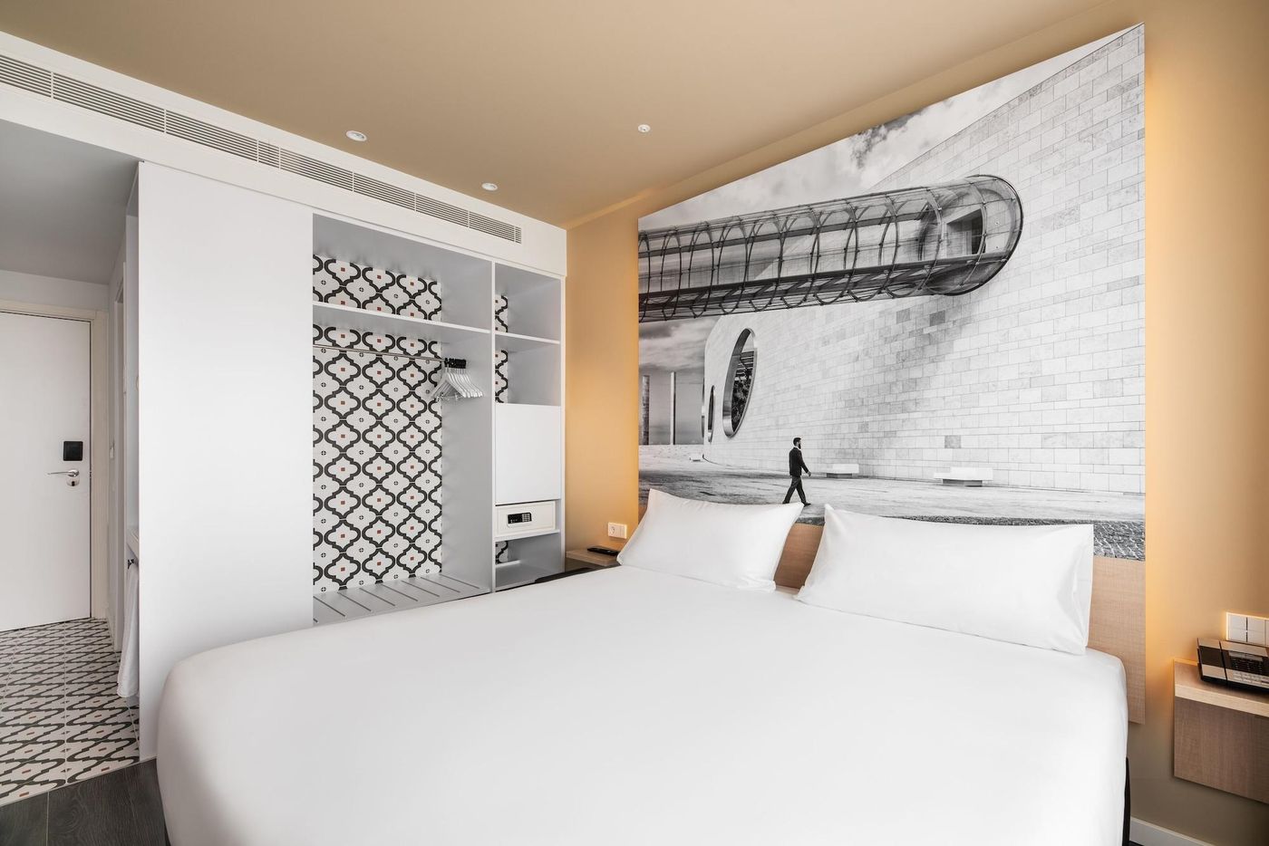 Ikonik-Lisboa-Room-11