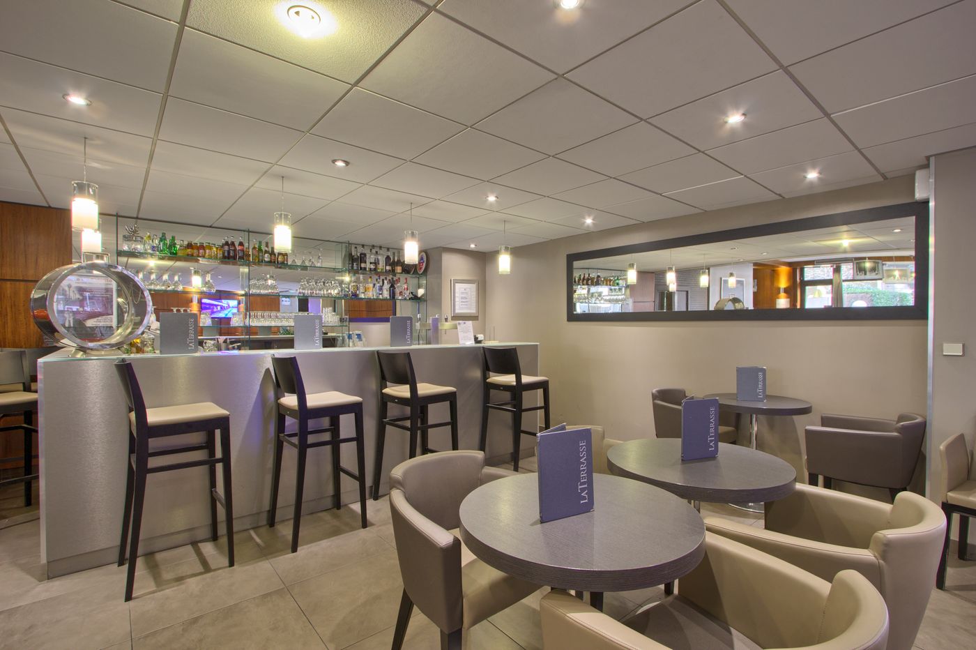 B-B-HOTEL-Paris-17-Batignolles-Bar-3