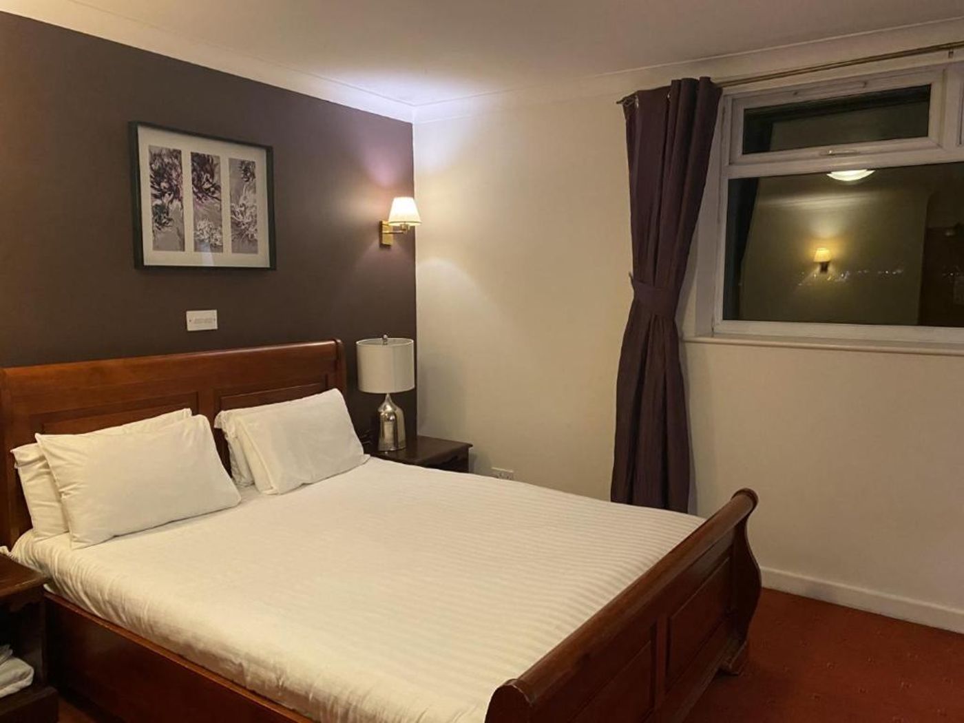 The Greyhound Hotel-United Kingdom-LEIGH-Room-7