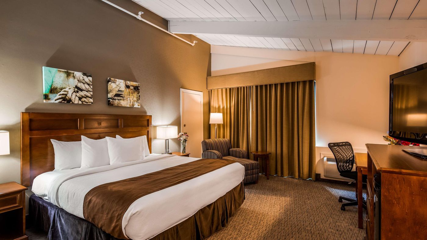 Best-Western-Adams-Inn-Quincy-Boston-Room-18
