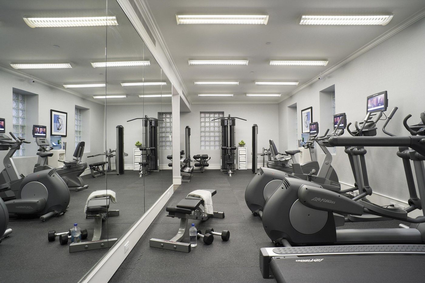 Lucerne-Hotel-Sports-and-Entertainment-21