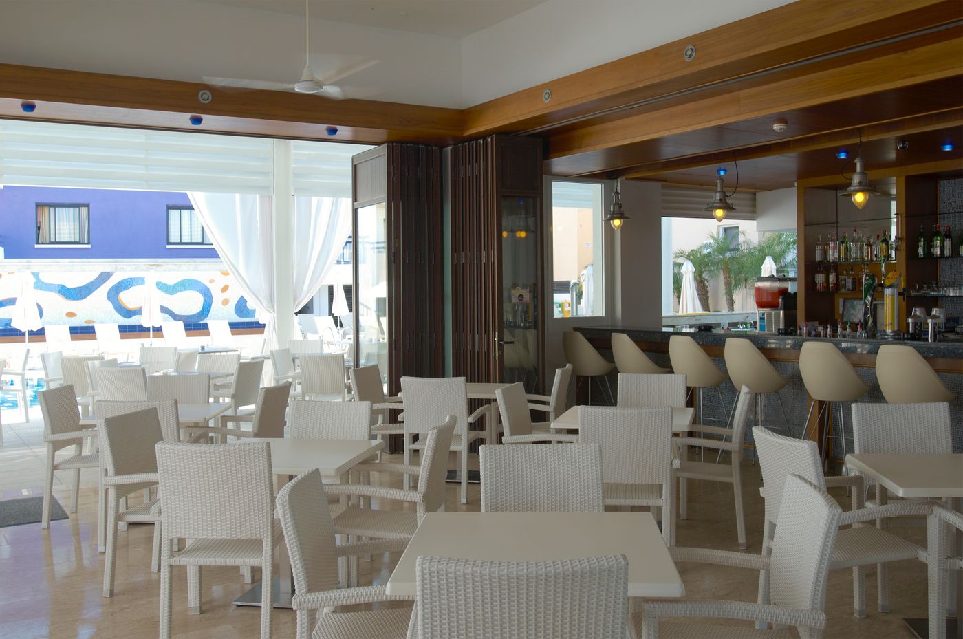 Senator-Hotel-Apartments-Restaurant-50